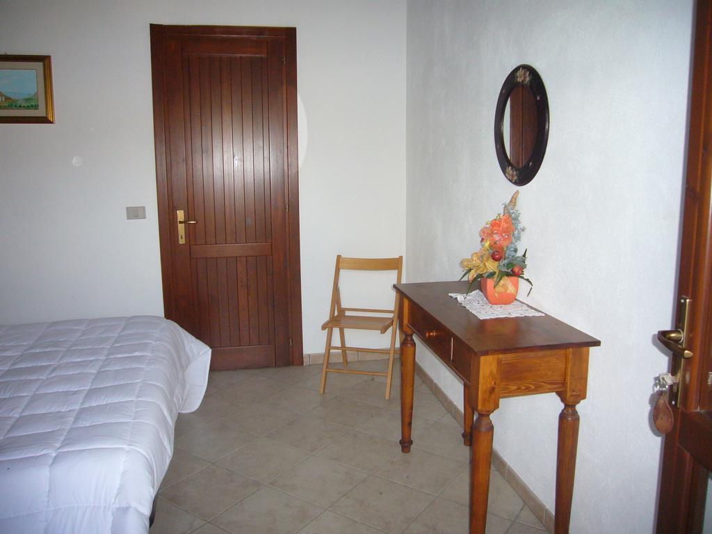 Su Trabi B&B Флуминимаджоре Номер фото
